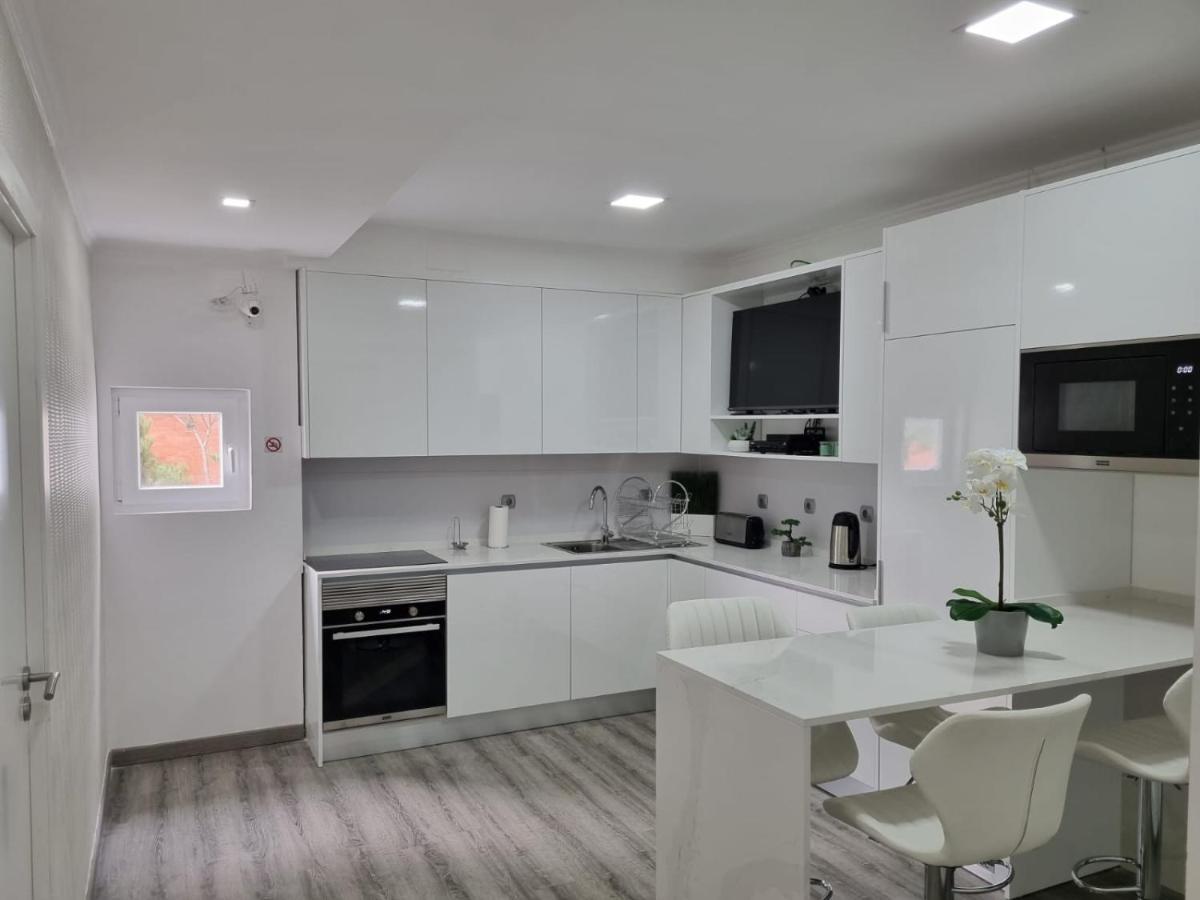 Mikaela Guest House Odivelas  Zewnętrze zdjęcie